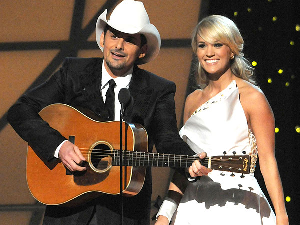 CMAs: Carrie Underwood and Brad Paisley Keep the Laughs Coming