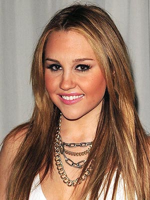 Amanda Bynes Charged with Driving with a Suspended License