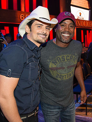 Brad Paisley Surprises Darius Rucker – with Grand Ole Opry Honor