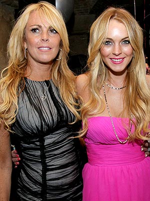 Lindsay Lohan - Police Called to Dina Lohan's Home Following Dispute