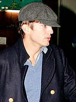 Mila Kunis & Ashton Kutcher Hang with Princess Beatrice | Ashton Kutcher, Mila Kunis