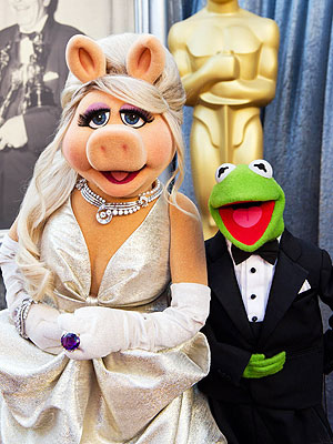 Miss Piggy Goes Glam at the Oscars