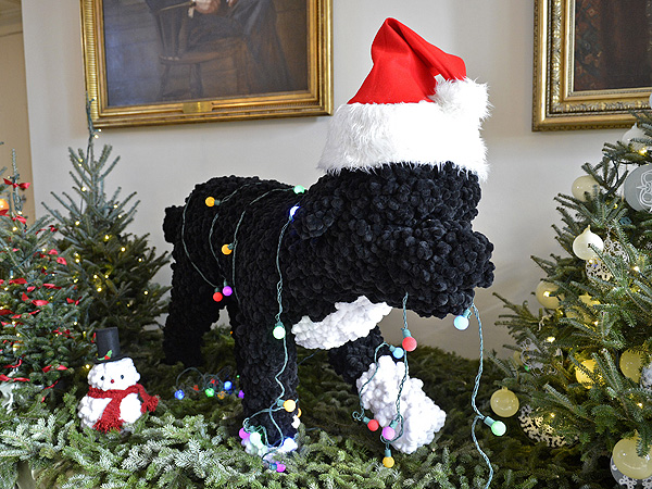 Bo Obama Featured in White House Christmas Decorations | Bo Obama