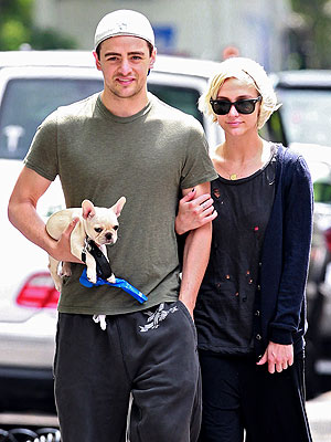 Ashlee's Arm-in-Arm | Ashlee Simpson, Vincent Piazza