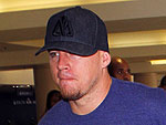 Channing Tatum Leads Wife Jenna Through LAX | Channing Tatum