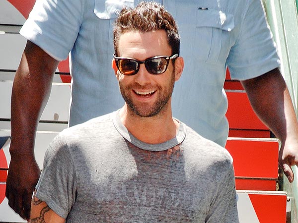 Adam Levine & Friends Have 'Laid Back' Lunch in N.Y.C.