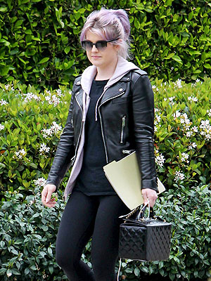 Kelly Osbourne Steps Out for First Time Since Seizure