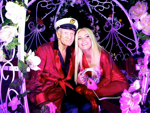 Crystal Hefner Deejays Playboy Masquerade Party