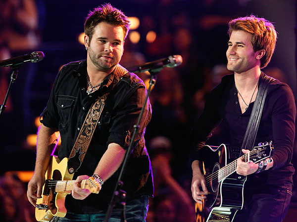 The Voice Competition Tightens, with Oklahoma Disaster on Everyone's Mind