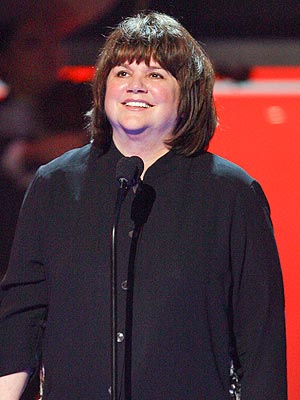 Linda Ronstadt Reveals Parkinson's Disease, 'Can't Sing a Note,' She Says