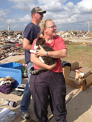 Oklahoma Tornado: Cat Survives Six Days in Rubble, Reunites with Owners