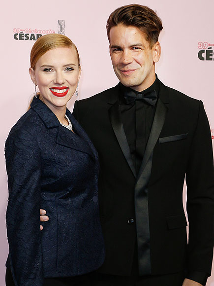 Scarlett Johansson Weds Romain Dauriac