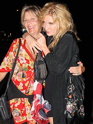 Ke$ha's Mom Checks Into Rehab Center with Daughter