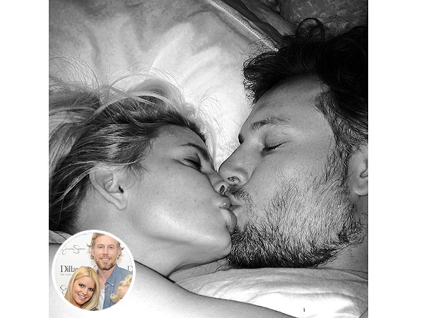 Jessica Simpson Posts Smoochy Selfie with Fiancé Eric Johnson