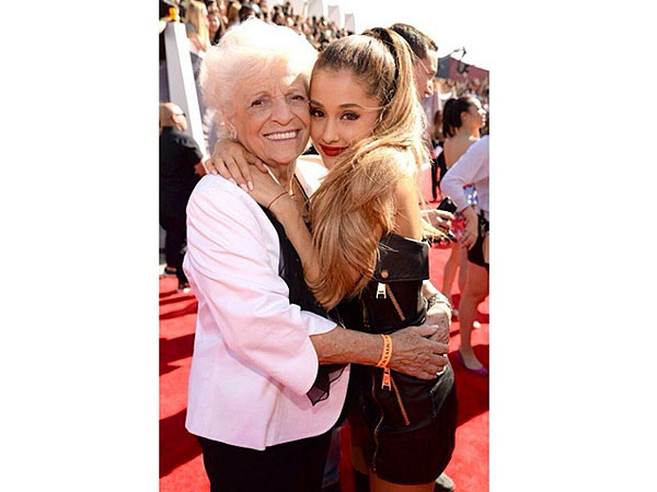 VMAs 2014: Ariana Grande Brings Grandmother as Date