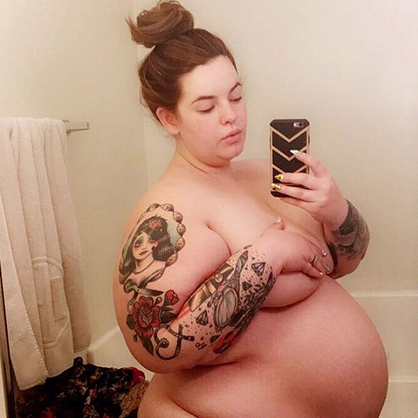 Naked Pregnant Model 61