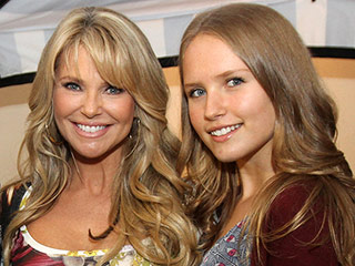 Christie Brinkley's Daughter Sailor Shuts Down Internet Trolls Who Criticize Her Looks: 'Stop Comparing Me to My Mother'