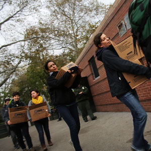 Superstorm Sandy, hurricane sandy, volunteers, red hook brooklyn, no power
