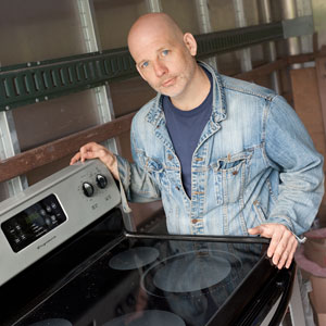 Scott Omelianuk with a stove similar to the one in The Great TOH Giveaway