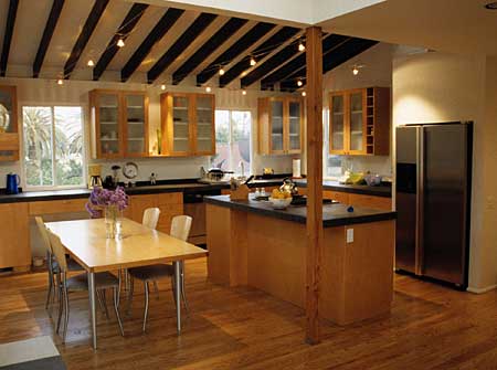 Modern eat-in kitchen