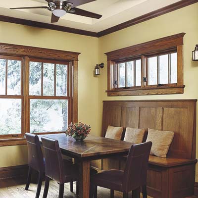 breakfast-area with built-in banquette