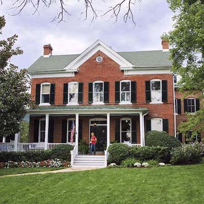 Victorian farmhouse with 3-story addition