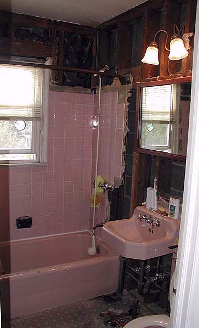 1950's style bathroom before remodel