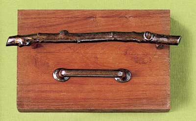 sculptural pull
