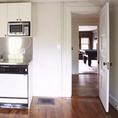 kitchenette becomes a crafts room