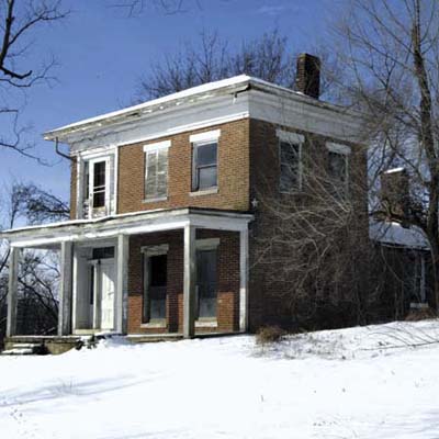 house with view of mississippi river
