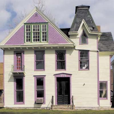 house that looks like munster house