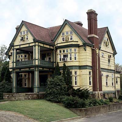 mansion turned into hospital offices