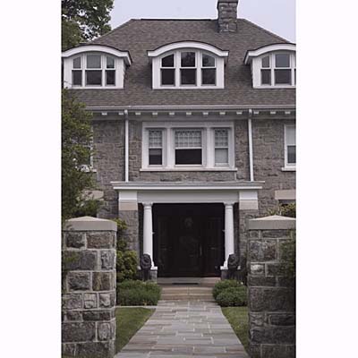 Flat-roofed Portico