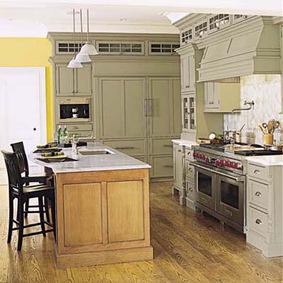isle seat and cook range in big budget kitchen
