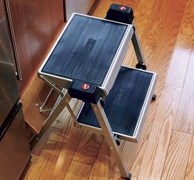 folding stepladder