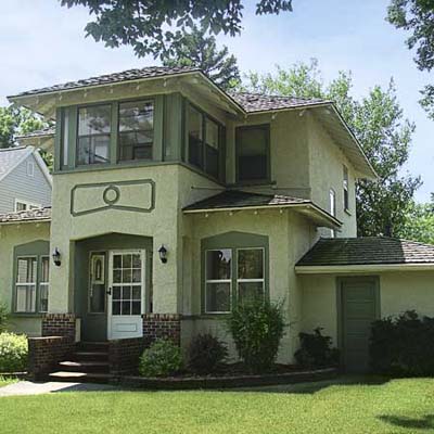 example of a best old house in the neighborhood of pierre south dakota