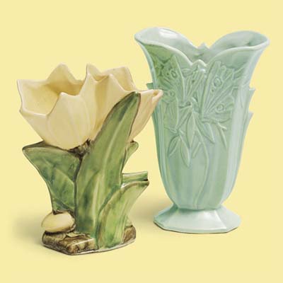 art pottery vases for this vintage look kitchen