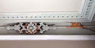 thick finish on Scott Omelianuk's plaster ornament