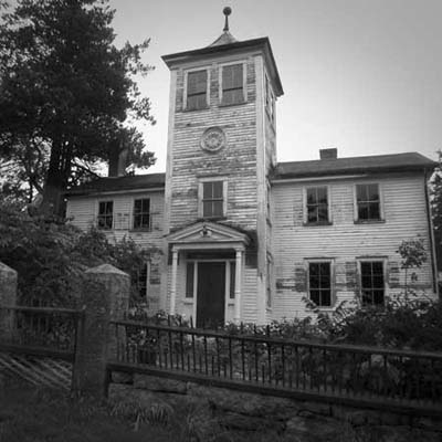 clapboard mansion ruin in Northeast