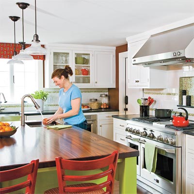 the Auburndale TOH TV Project finished kitchen with new island