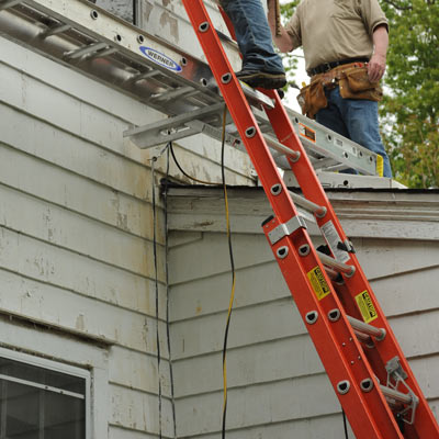 Extension ladder locks
