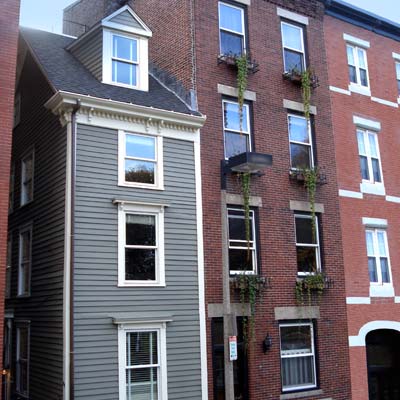 an extremely narrow rowhouse