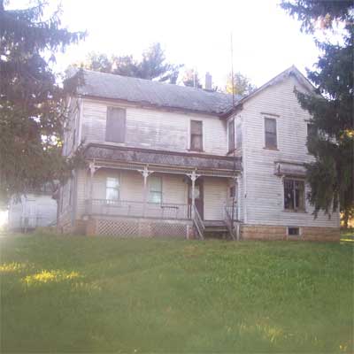 South Wayne, Wisconsin, farmhouse before turned into spectacular home