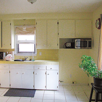 Kitchen without storage space