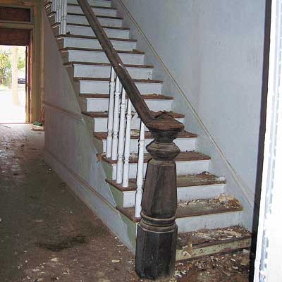 Queen Anne home hallway and staircase