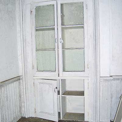 Queen Anne home kitchen hutch