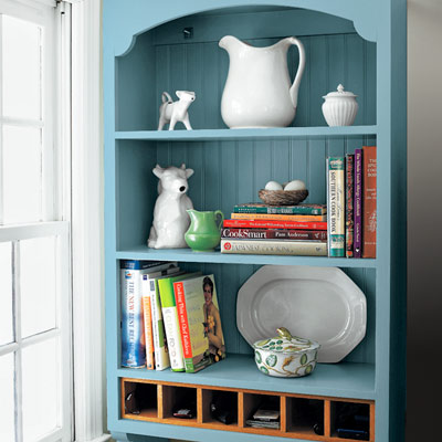 cottage style kitchen with with wall-hung storage cabinet