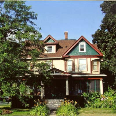 Sullivan wisconsin house after paint upgrades and foundation plantings