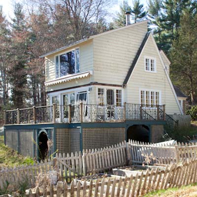 house exterior before remodel of This Old House TV Essex project house