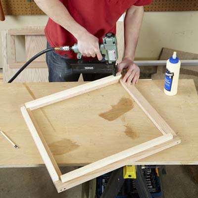 Mark Powers building the face frame of a dog crate